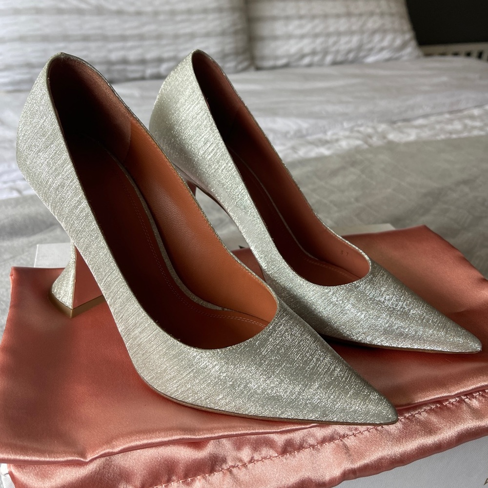 Authentic Amina Muadii Ami pointed toe pump. Size 7.